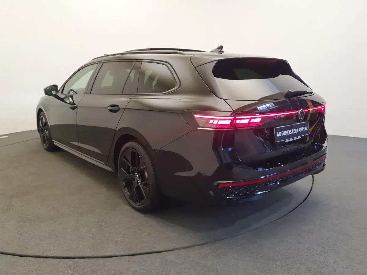 1.5 eHybrid 272pk DSG/AUT R-Line Wegklapbare trekhaak, Panoramadak, Harman/Kardon, Leder