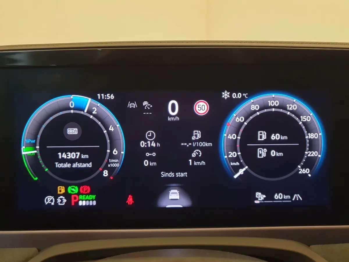 1.5 eHybrid 272pk DSG/AUT R-Line Wegklapbare trekhaak, Panoramadak, Harman/Kardon, Leder