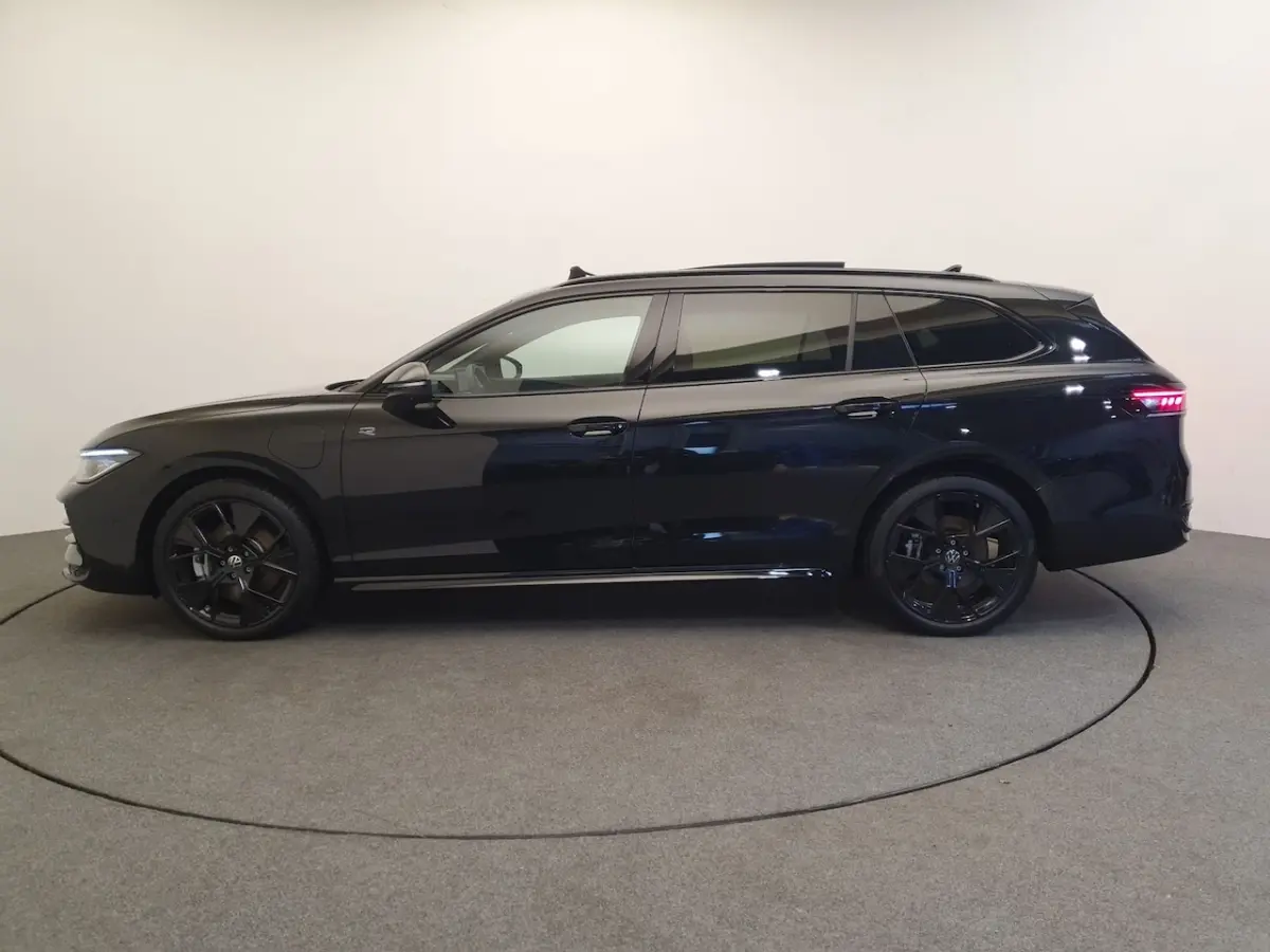 1.5 eHybrid 272pk DSG/AUT R-Line Wegklapbare trekhaak, Panoramadak, Harman/Kardon, Leder