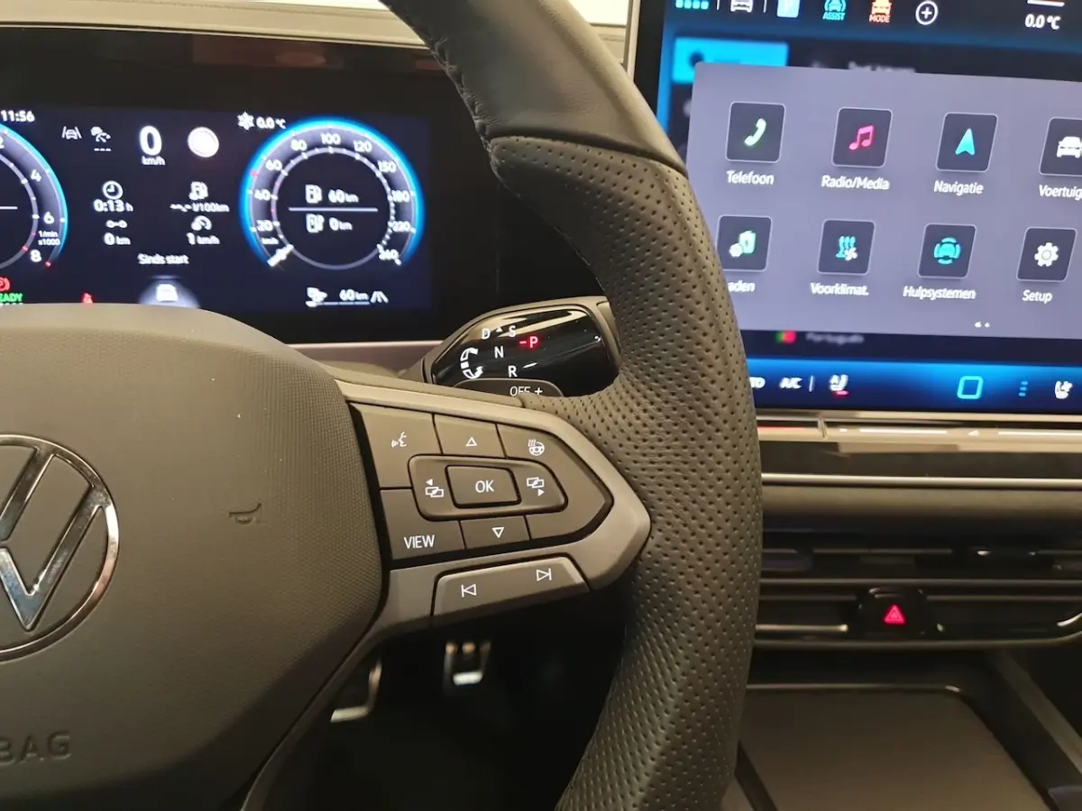 1.5 eHybrid 272pk DSG/AUT R-Line Wegklapbare trekhaak, Panoramadak, Harman/Kardon, Leder