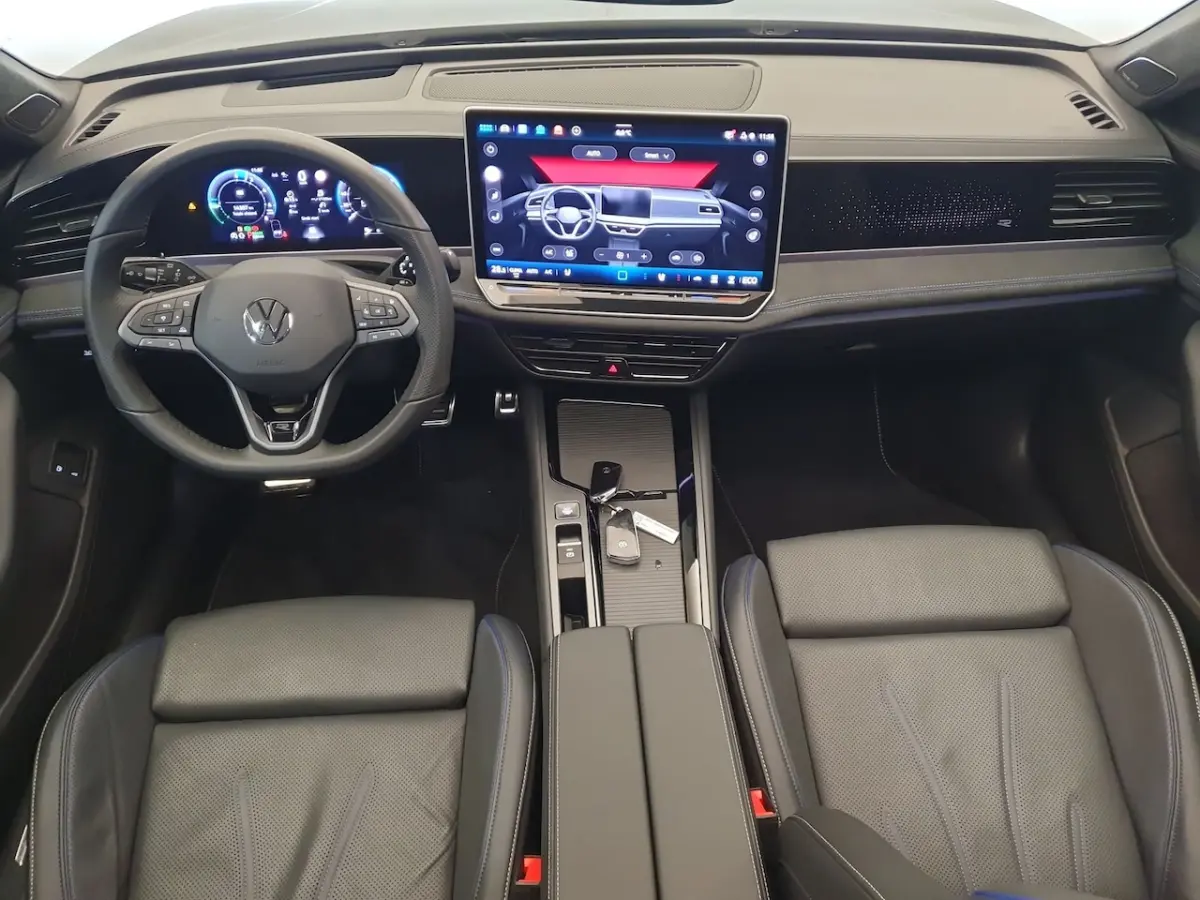 1.5 eHybrid 272pk DSG/AUT R-Line Wegklapbare trekhaak, Panoramadak, Harman/Kardon, Leder