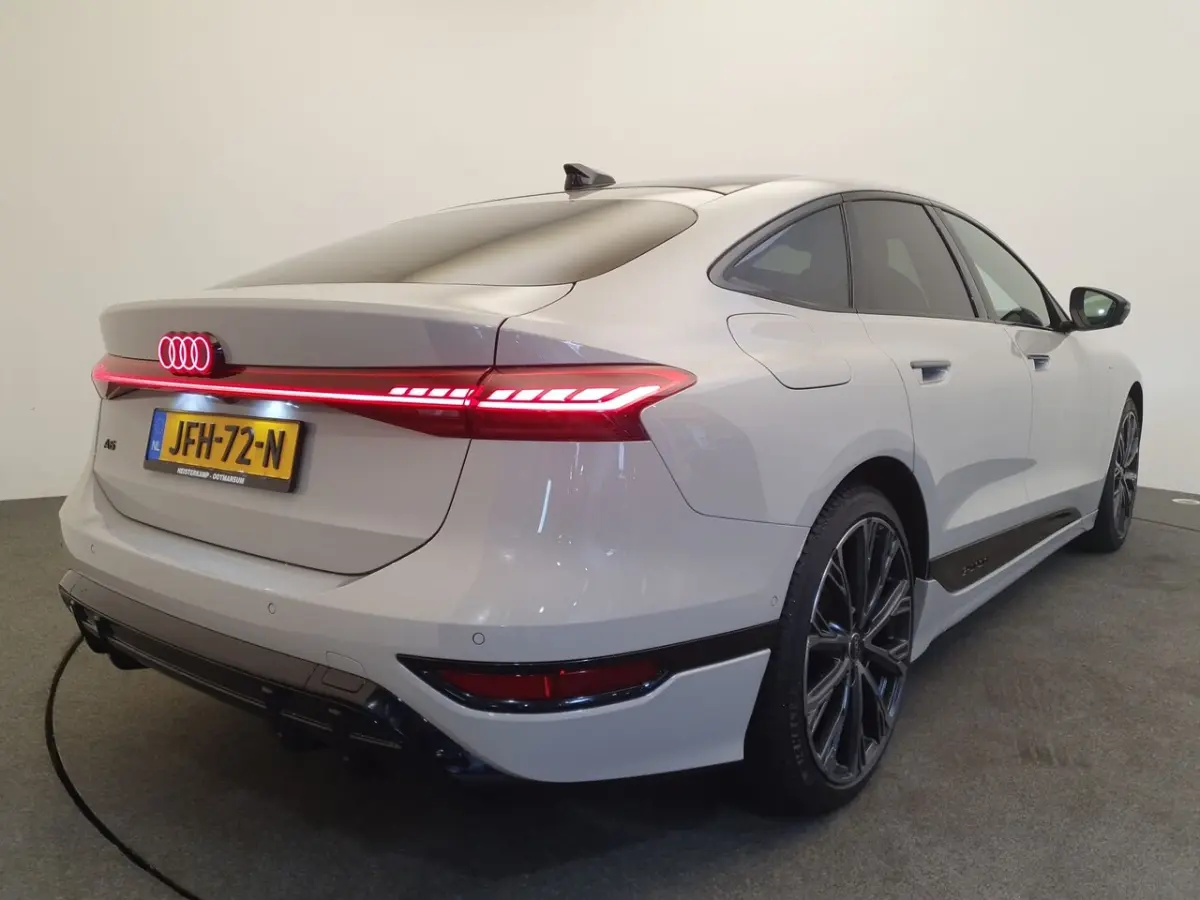 S edition 83 kWh Matrix Led, 360 Camera, Panoramadak