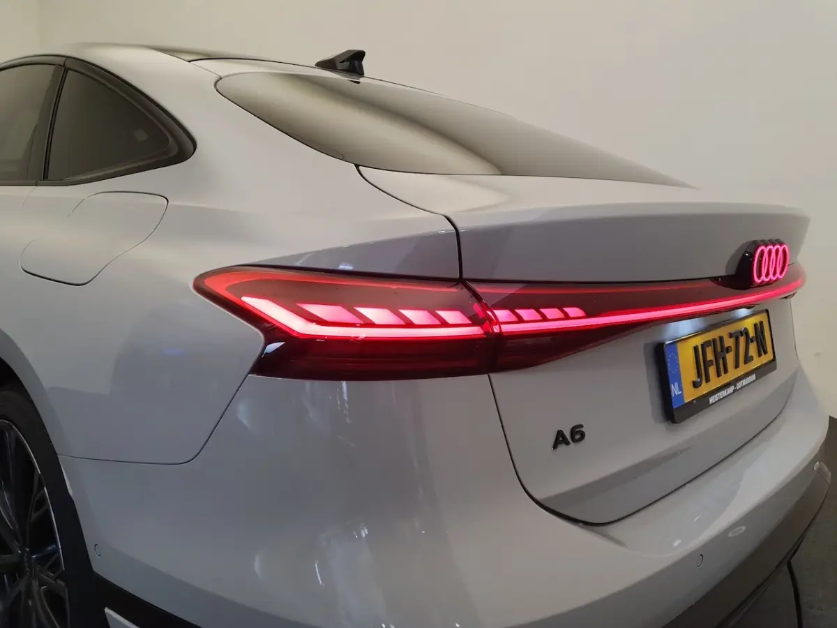 S edition 83 kWh Matrix Led, 360 Camera, Panoramadak