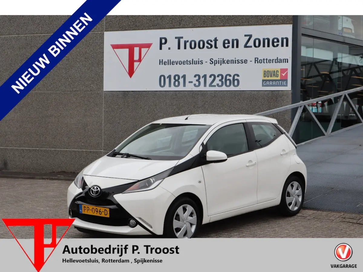 1.0 VVT-i x-play Achteruitrijcamera/App connect/Airco/Orig. NL auto/Begrenzer