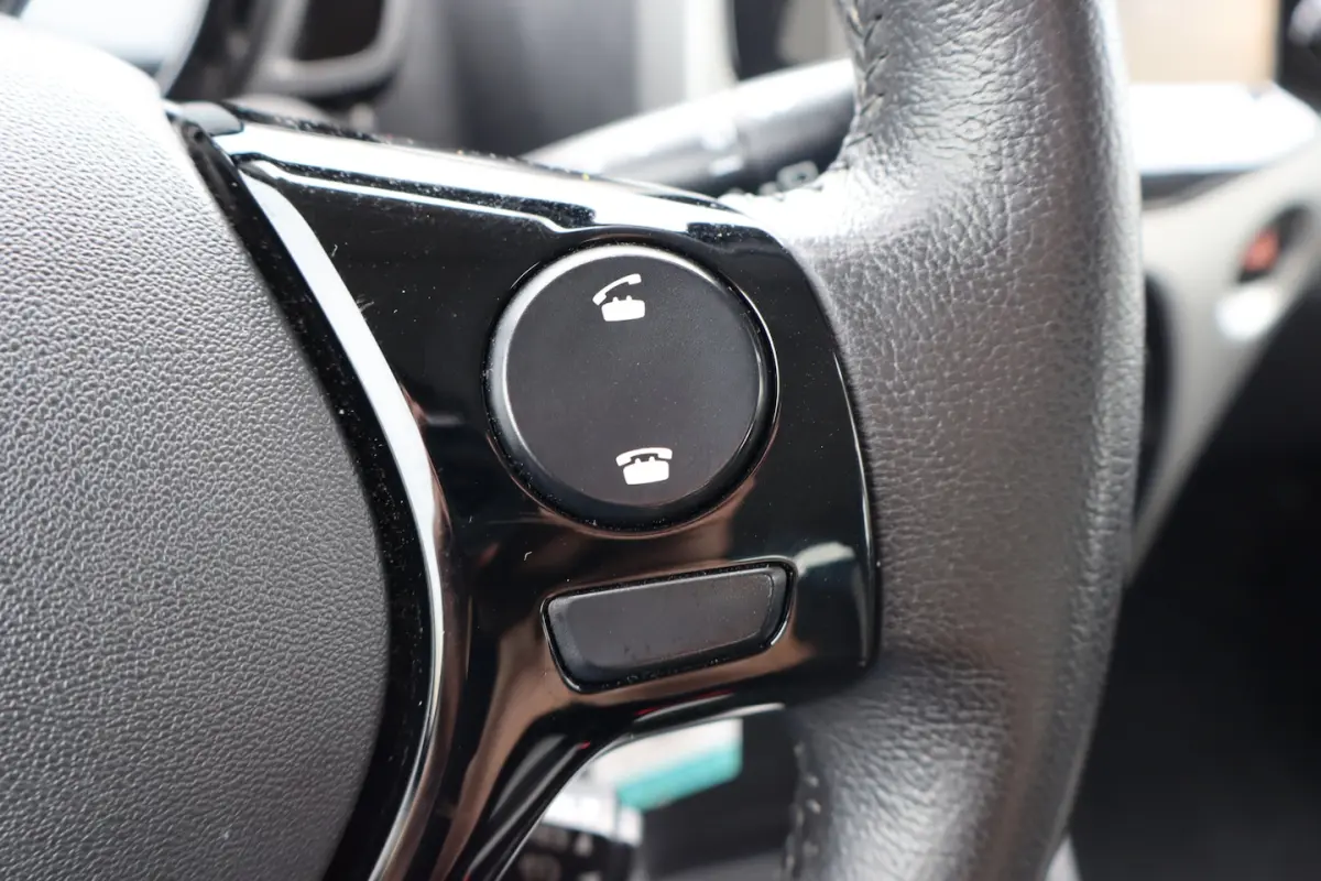 1.0 VVT-i x-play Achteruitrijcamera/App connect/Airco/Orig. NL auto/Begrenzer
