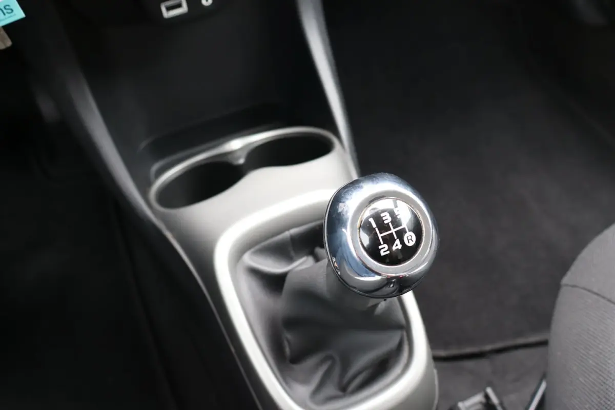 1.0 VVT-i x-play Achteruitrijcamera/App connect/Airco/Orig. NL auto/Begrenzer