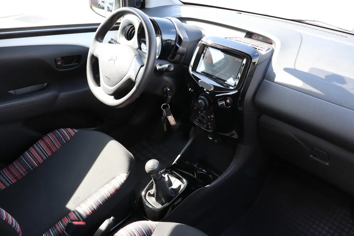 1.0 VTi Dealeronderhouden Airco/DAB radio/Bluetooth