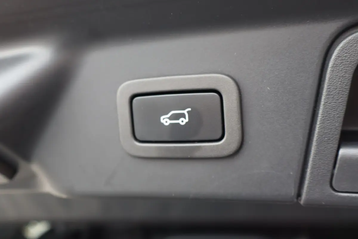 2.0 P400e Apple carplay/Stoelverwarming/360 graden camera/Lane assist/Cruise control/Parke