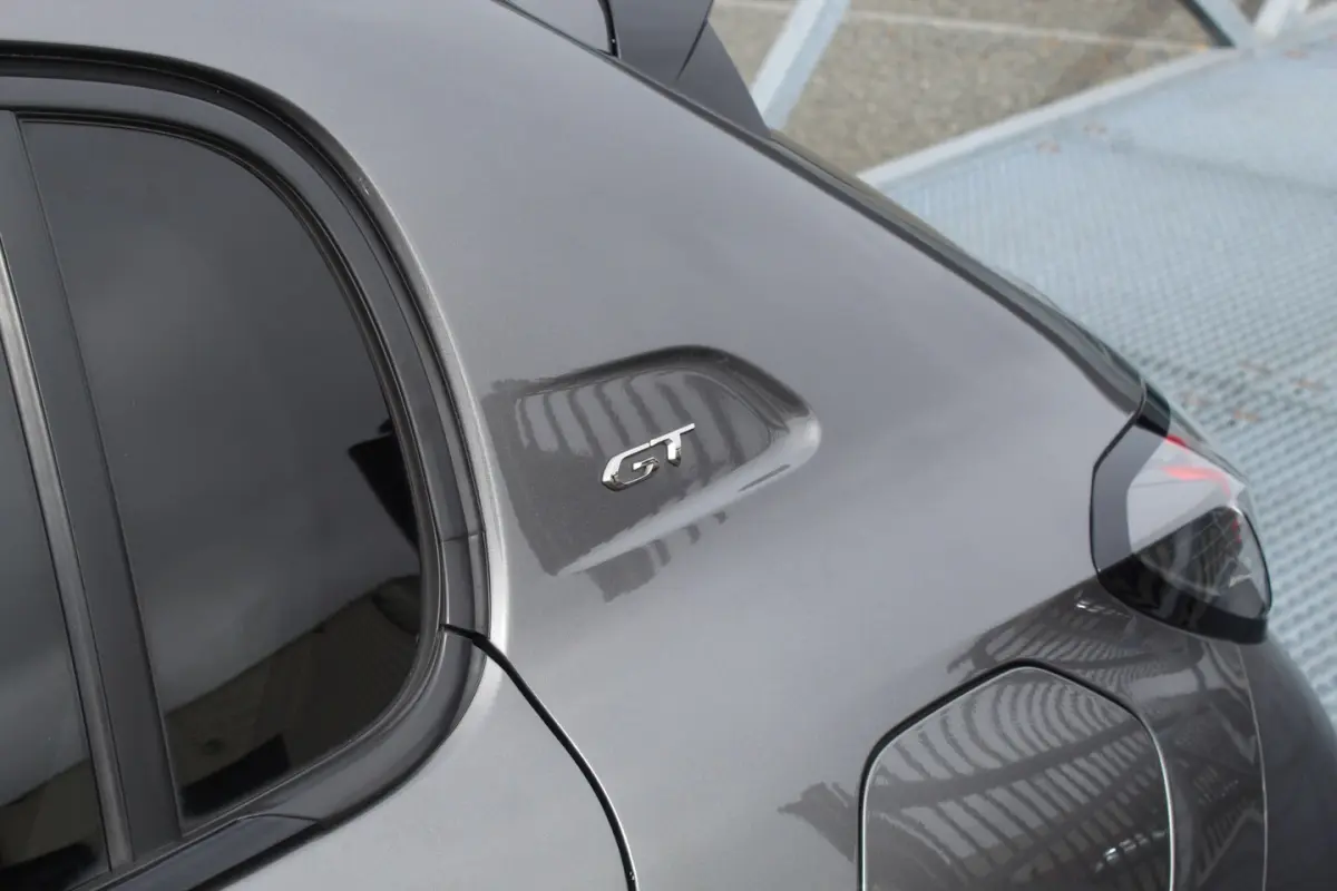 1.2 PureTech GT Pack Stoelverwarming 360 graden camera/Apple carplay/Cruise control/DAB/Cl