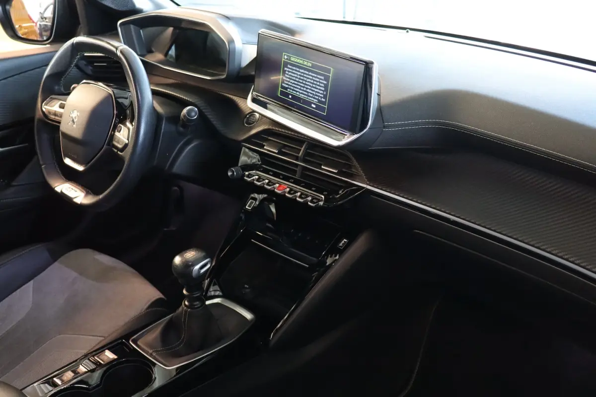 1.2 PureTech GT Pack Stoelverwarming 360 graden camera/Apple carplay/Cruise control/DAB/Cl