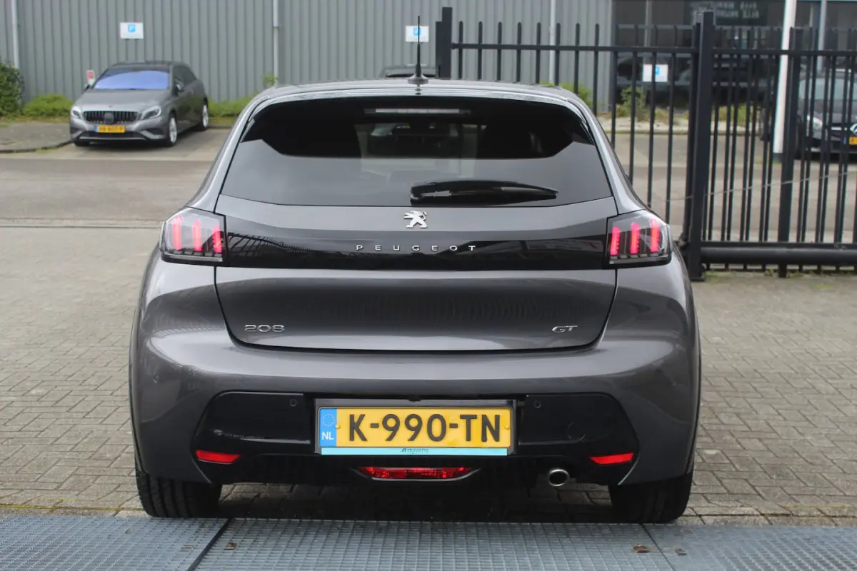 1.2 PureTech GT Pack Stoelverwarming 360 graden camera/Apple carplay/Cruise control/DAB/Cl