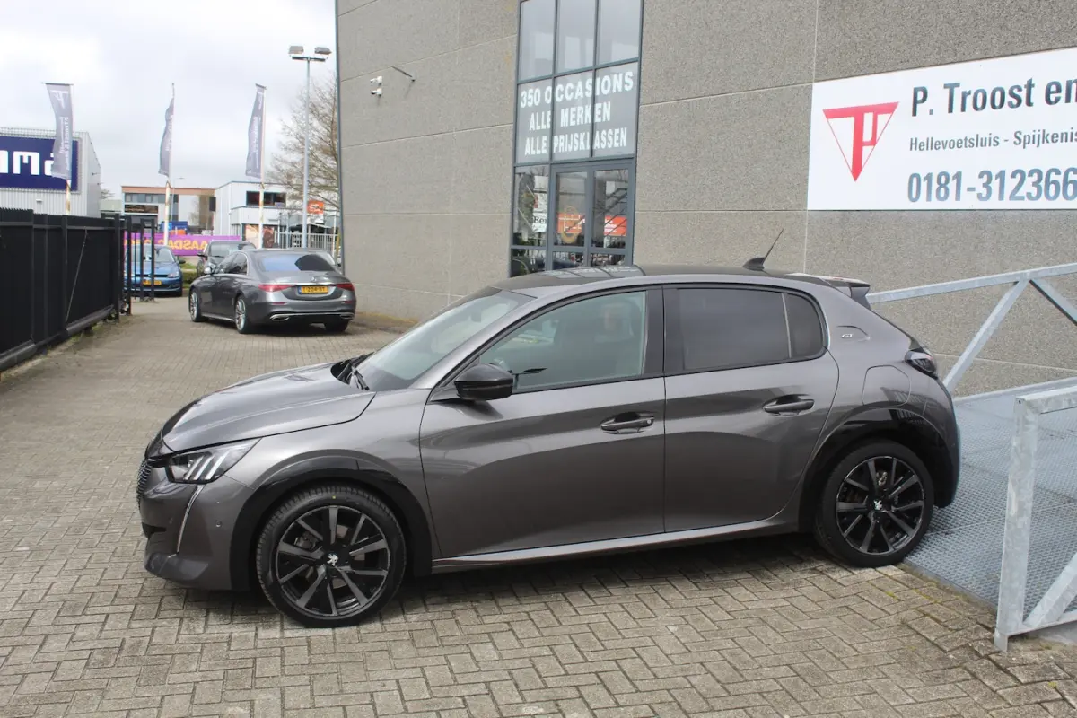 1.2 PureTech GT Pack Stoelverwarming 360 graden camera/Apple carplay/Cruise control/DAB/Cl