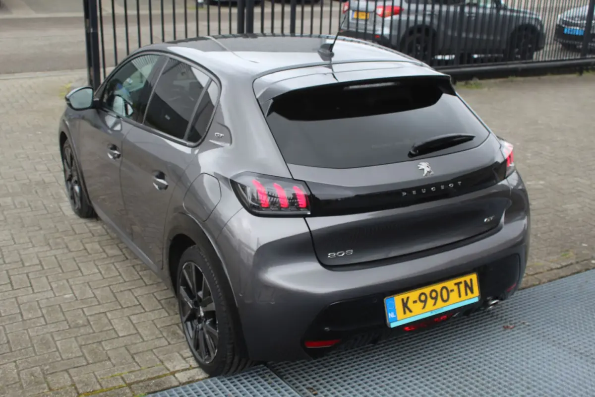 1.2 PureTech GT Pack Stoelverwarming 360 graden camera/Apple carplay/Cruise control/DAB/Cl