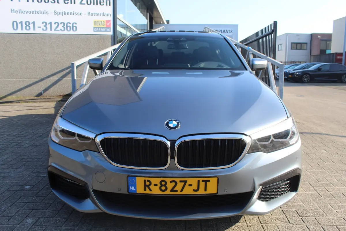 530e iPerformance Executive M-Sport Panoramadak/Head-Up Display/Apple carplay/Sfeerverlich