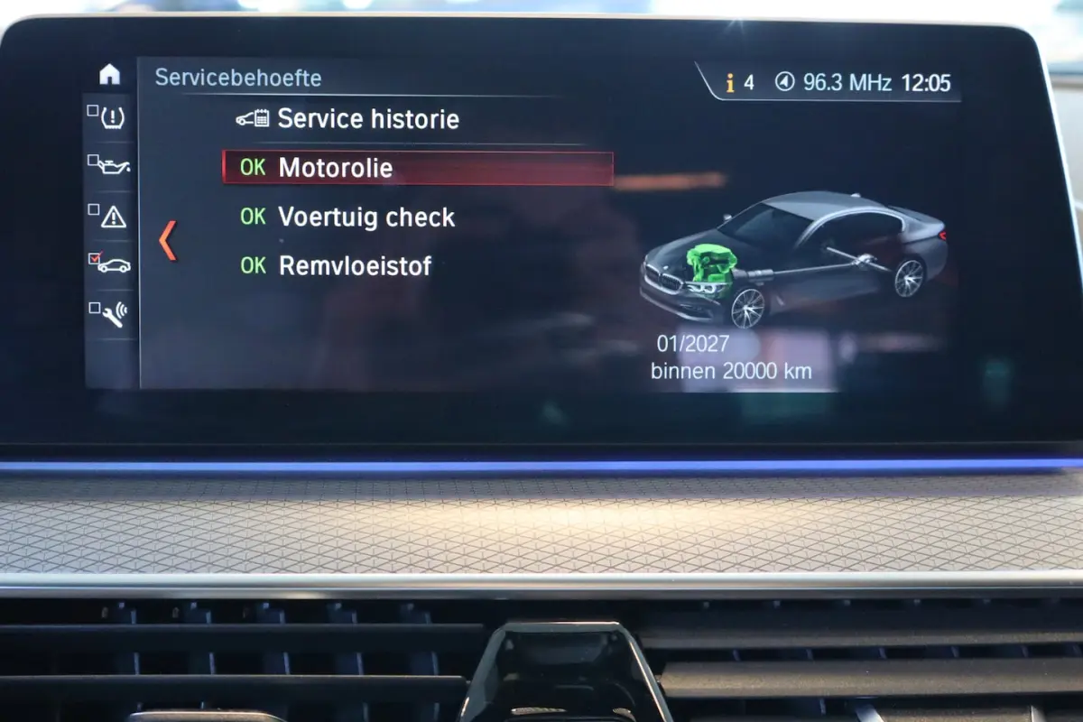 530e iPerformance Executive M-Sport Panoramadak/Head-Up Display/Apple carplay/Sfeerverlich