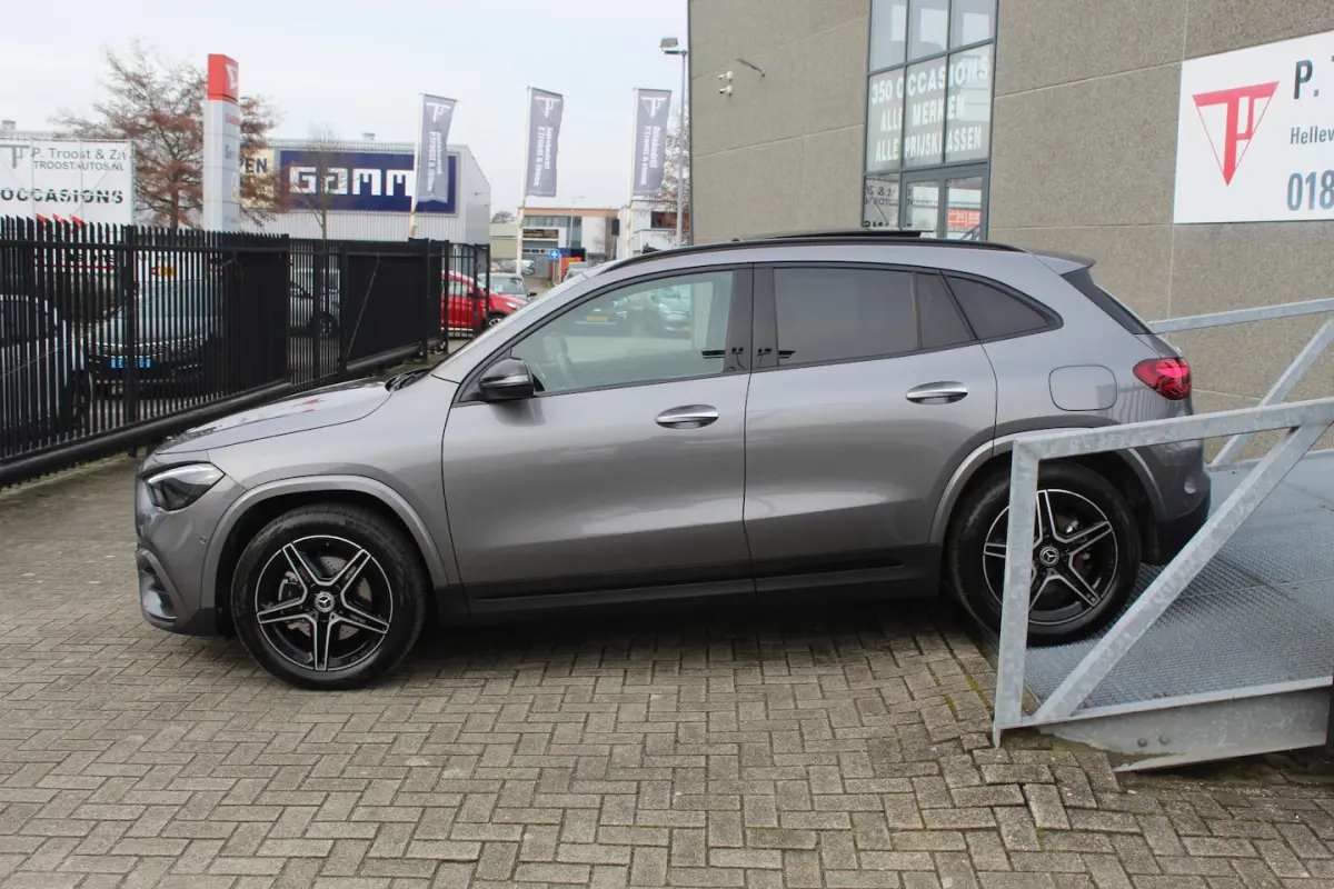 250 e AMG Night edition/Panoramadak/Sfeerverlichting/Elektrische achterklep/Stoelverwarmin