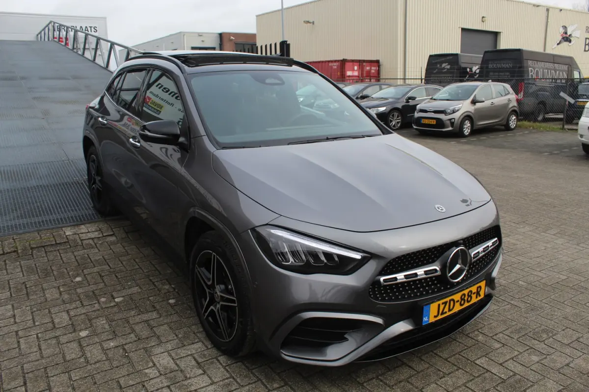 250 e AMG Night edition/Panoramadak/Sfeerverlichting/Elektrische achterklep/Stoelverwarmin