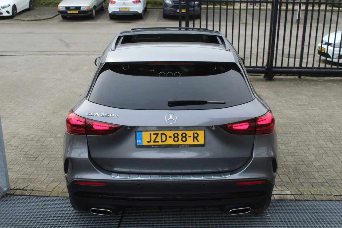 250 e AMG Night edition/Panoramadak/Sfeerverlichting/Elektrische achterklep/Stoelverwarmin