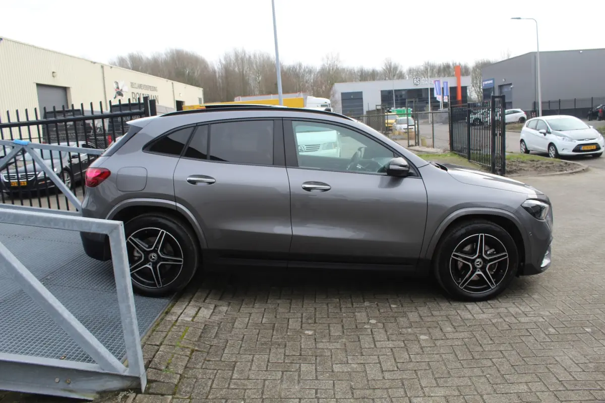 250 e AMG Night edition/Panoramadak/Sfeerverlichting/Elektrische achterklep/Stoelverwarmin