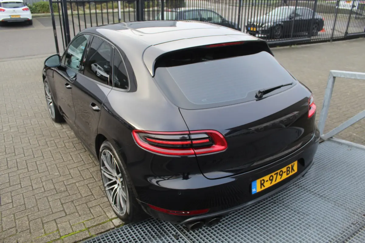 3.6 Turbo Panoramadak/Luchtvering/Sportuitlaat/Bose audio/Navigatie/Lederen bekleding/Elek