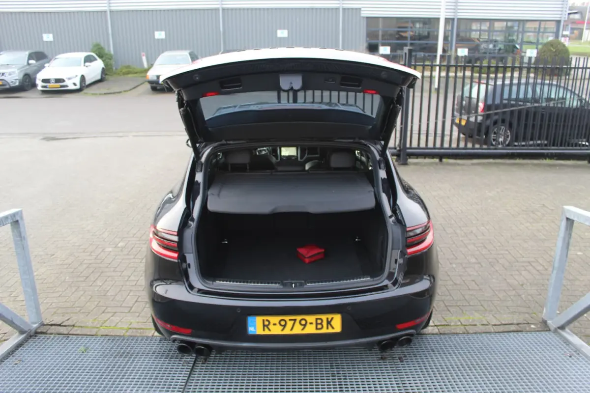 3.6 Turbo Panoramadak/Luchtvering/Sportuitlaat/Bose audio/Navigatie/Lederen bekleding/Elek