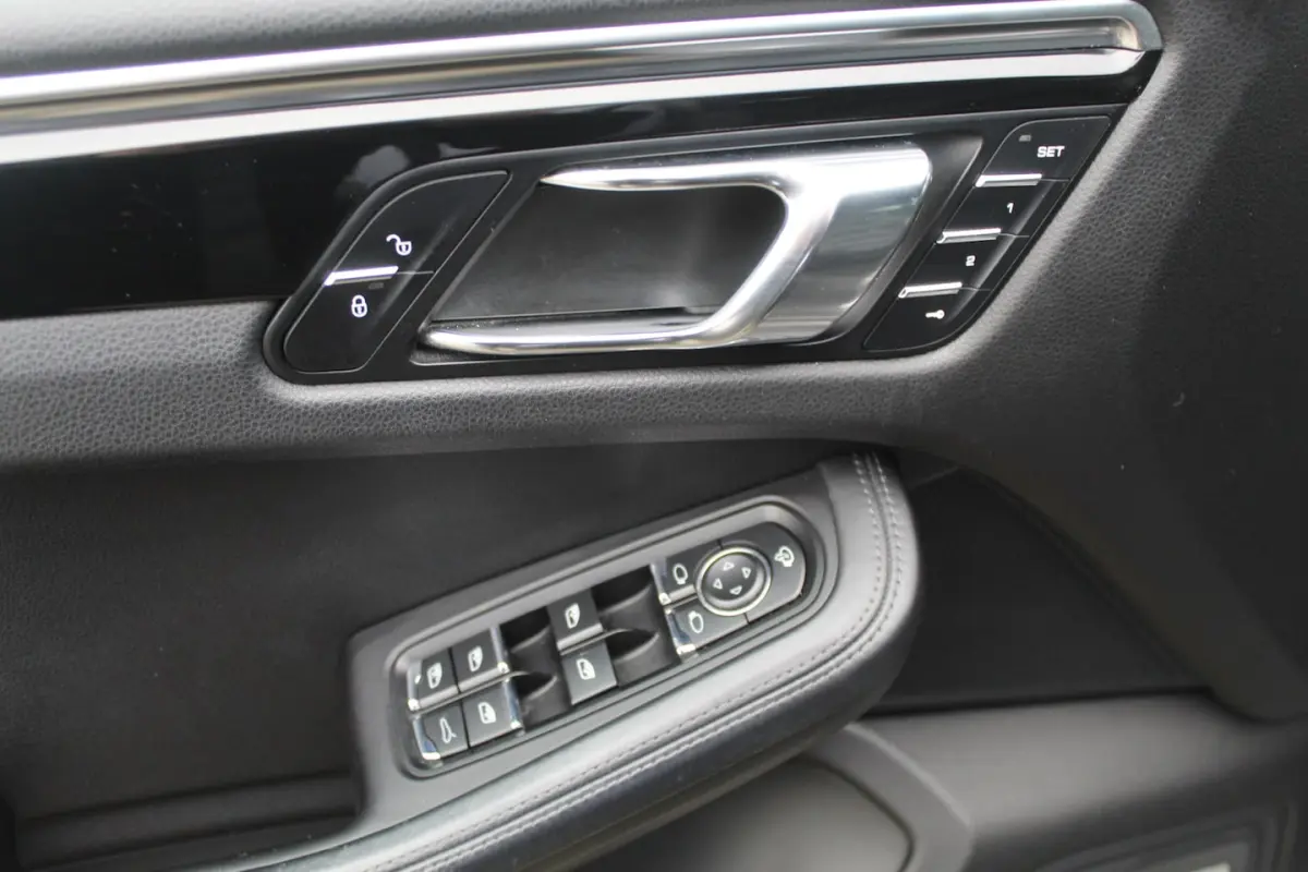 3.6 Turbo Panoramadak/Luchtvering/Sportuitlaat/Bose audio/Navigatie/Lederen bekleding/Elek