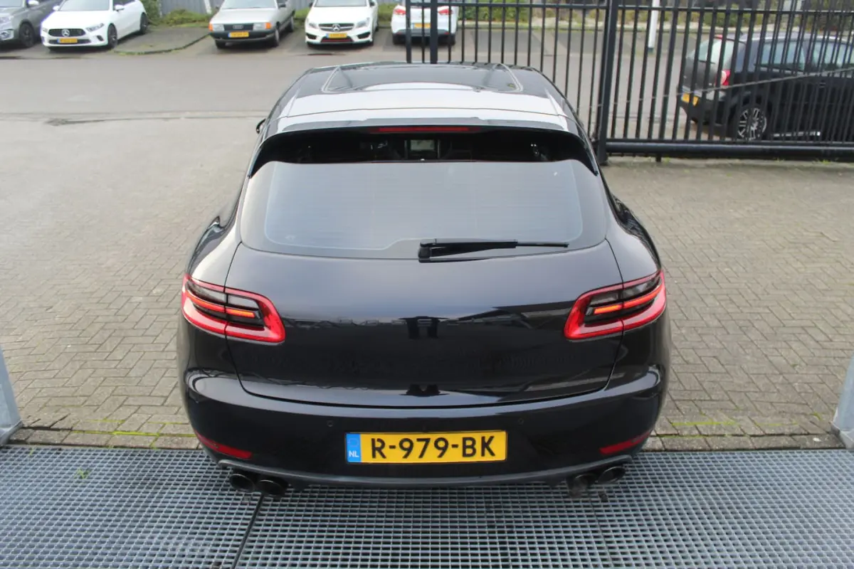 3.6 Turbo Panoramadak/Luchtvering/Sportuitlaat/Bose audio/Navigatie/Lederen bekleding/Elek
