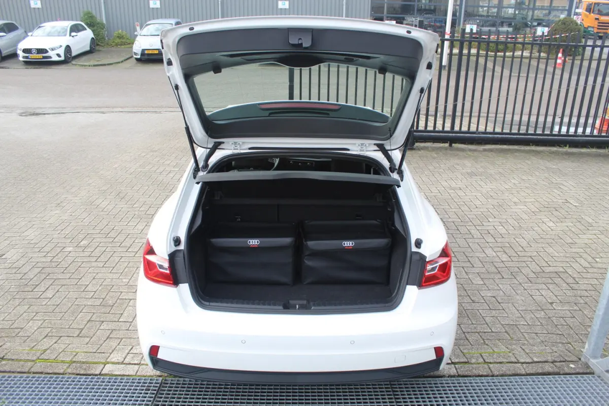 30 TFSI STERRENHEMEL Virtueel cockpit/Stoelverwarming/Keyless go/Bluetooth/Climate control