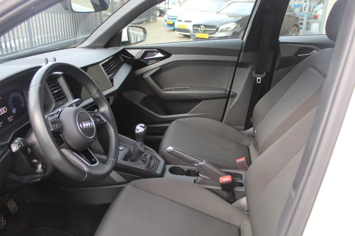 30 TFSI STERRENHEMEL Virtueel cockpit/Stoelverwarming/Keyless go/Bluetooth/Climate control