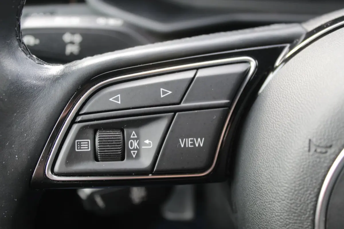 30 TFSI STERRENHEMEL Virtueel cockpit/Stoelverwarming/Keyless go/Bluetooth/Climate control
