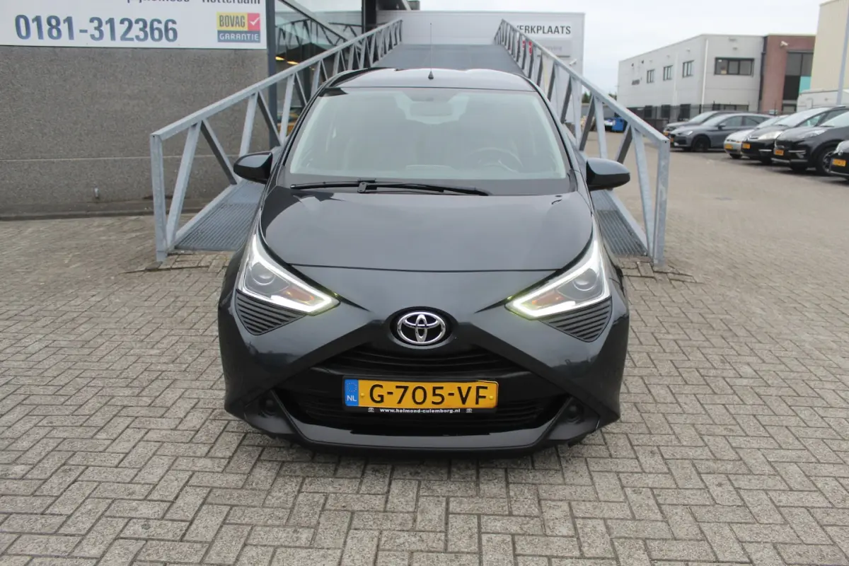 1.0 VVT-i x-play 1ste Eigenaar/Achteruitrijcamera/App connect/Airco/Orig. NL auto/Begrenze