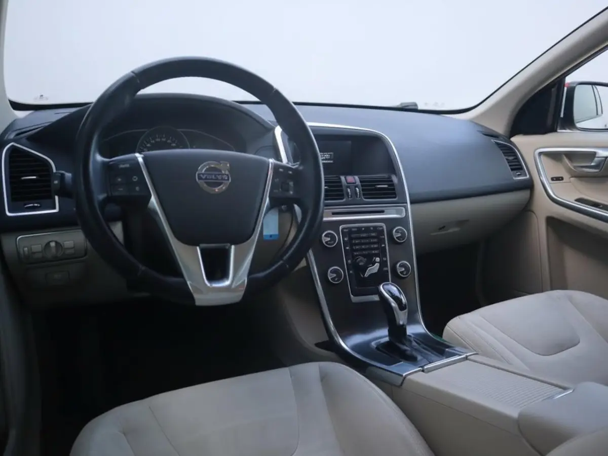 2.0 T5 FWD Summum | Clima | Cruise | Multimedia/Navi | Stoelverwarming | PDC + Camera |