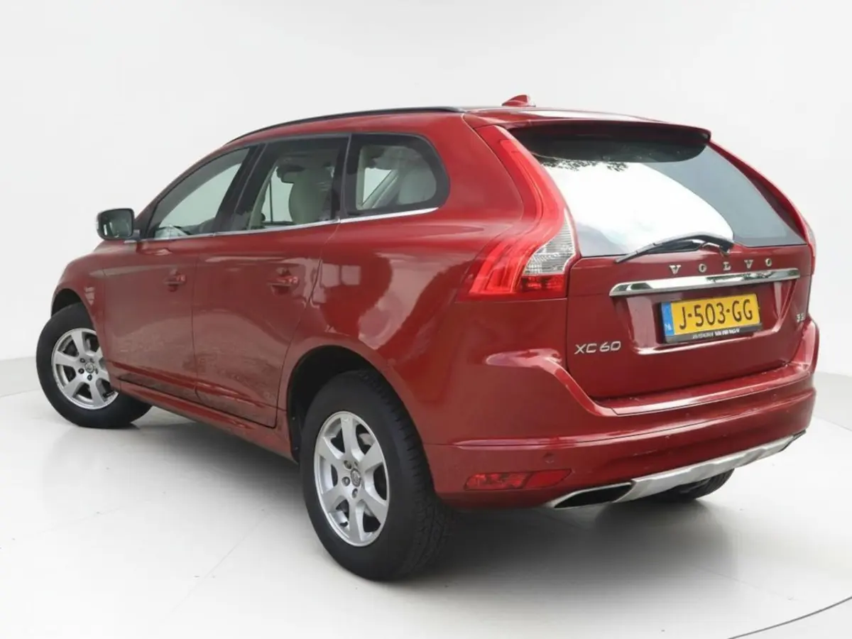2.0 T5 FWD Summum | Clima | Cruise | Multimedia/Navi | Stoelverwarming | PDC + Camera |