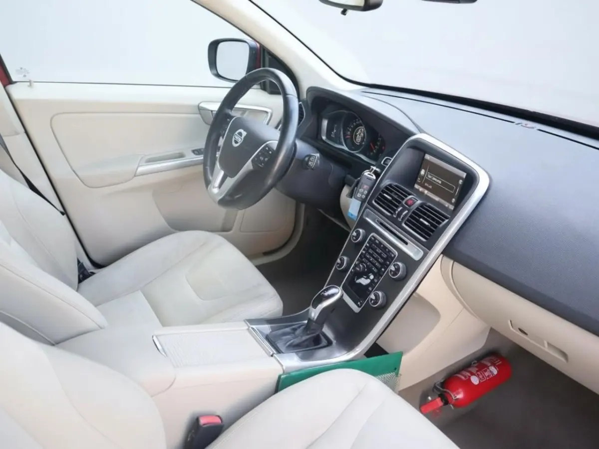 2.0 T5 FWD Summum | Clima | Cruise | Multimedia/Navi | Stoelverwarming | PDC + Camera |