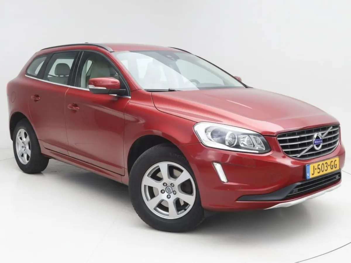 2.0 T5 FWD Summum | Clima | Cruise | Multimedia/Navi | Stoelverwarming | PDC + Camera |