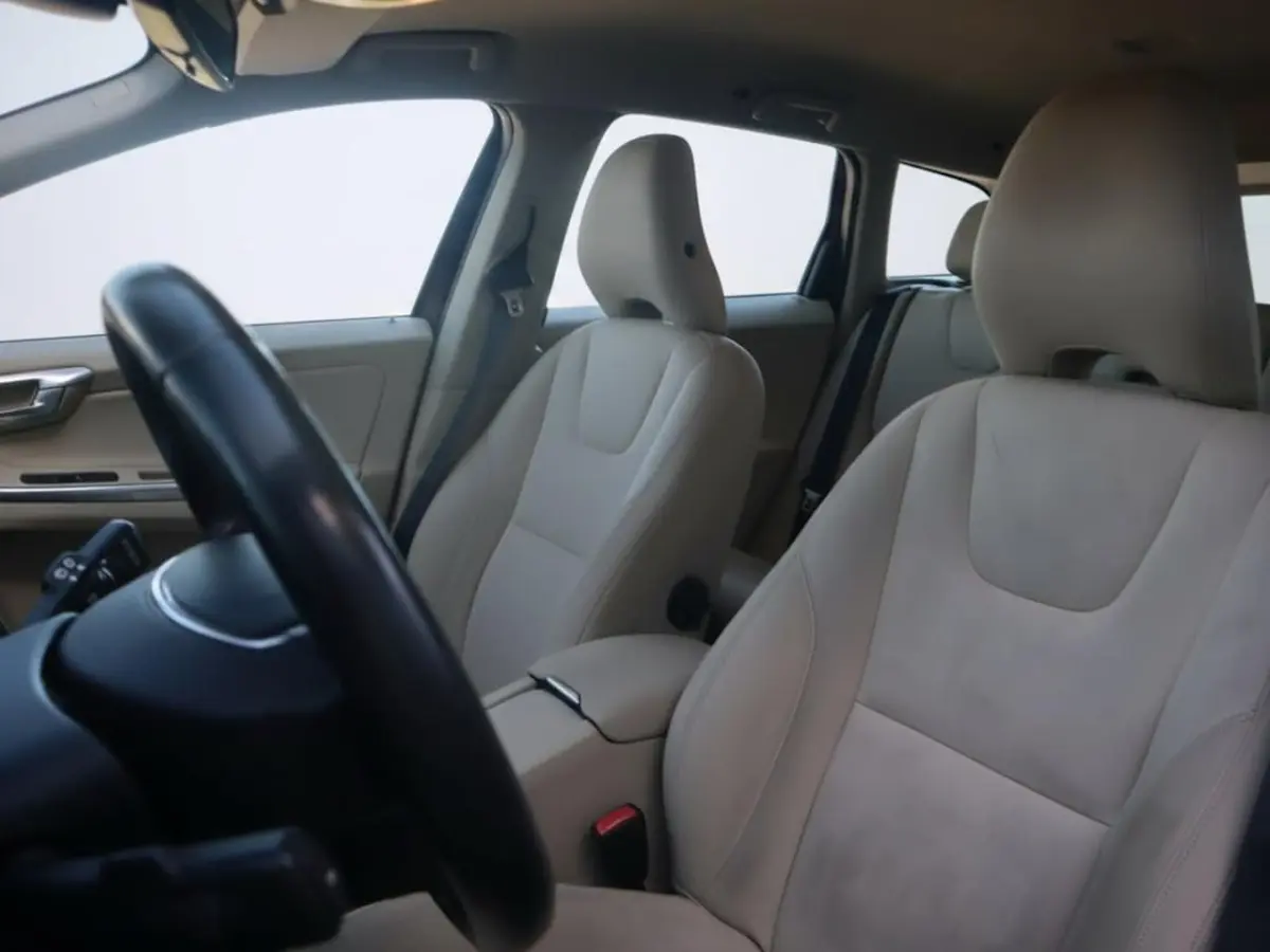 2.0 T5 FWD Summum | Clima | Cruise | Multimedia/Navi | Stoelverwarming | PDC + Camera |