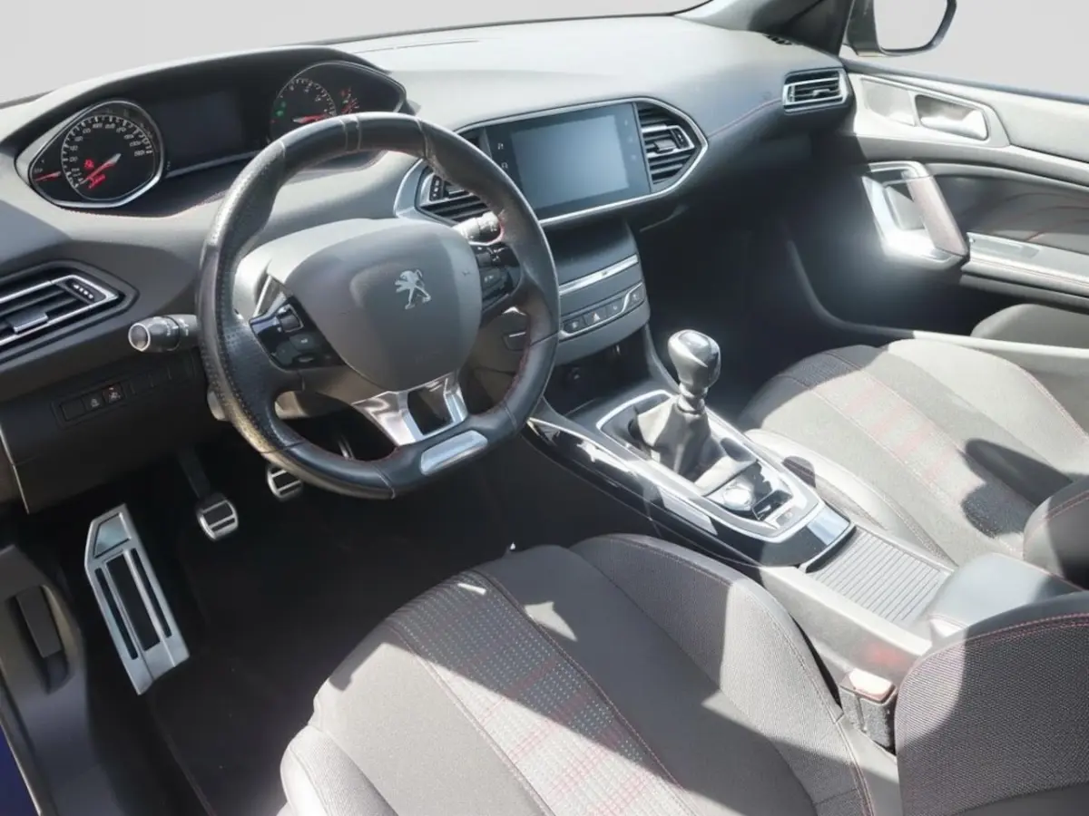 1.2 PureTech GT-Line | Clima Cruise | Apple Carplay/Navi | PDC + 360 Camera |