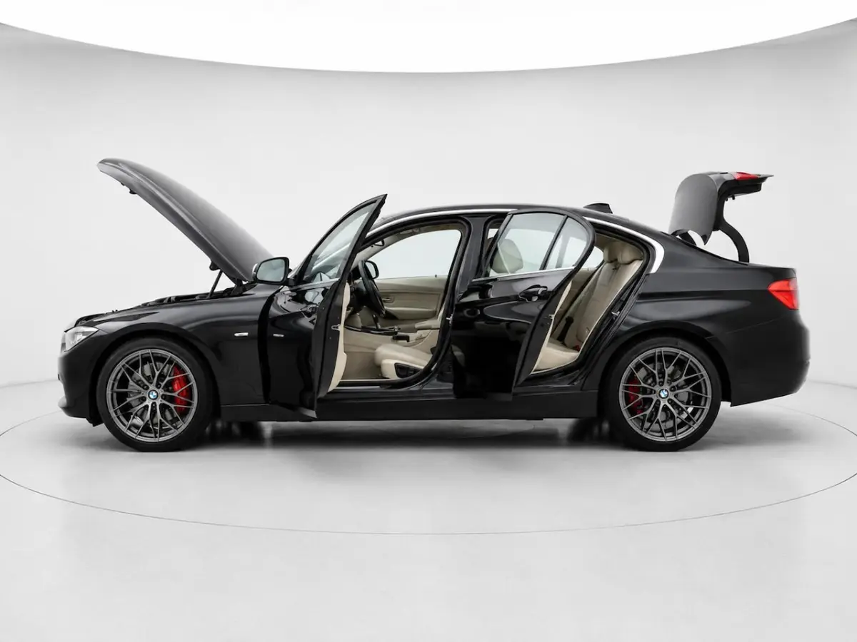 335i | Clima | Cruise | Multimedia/Navi | Stoelverwarming | Leder | PDC + Camera |