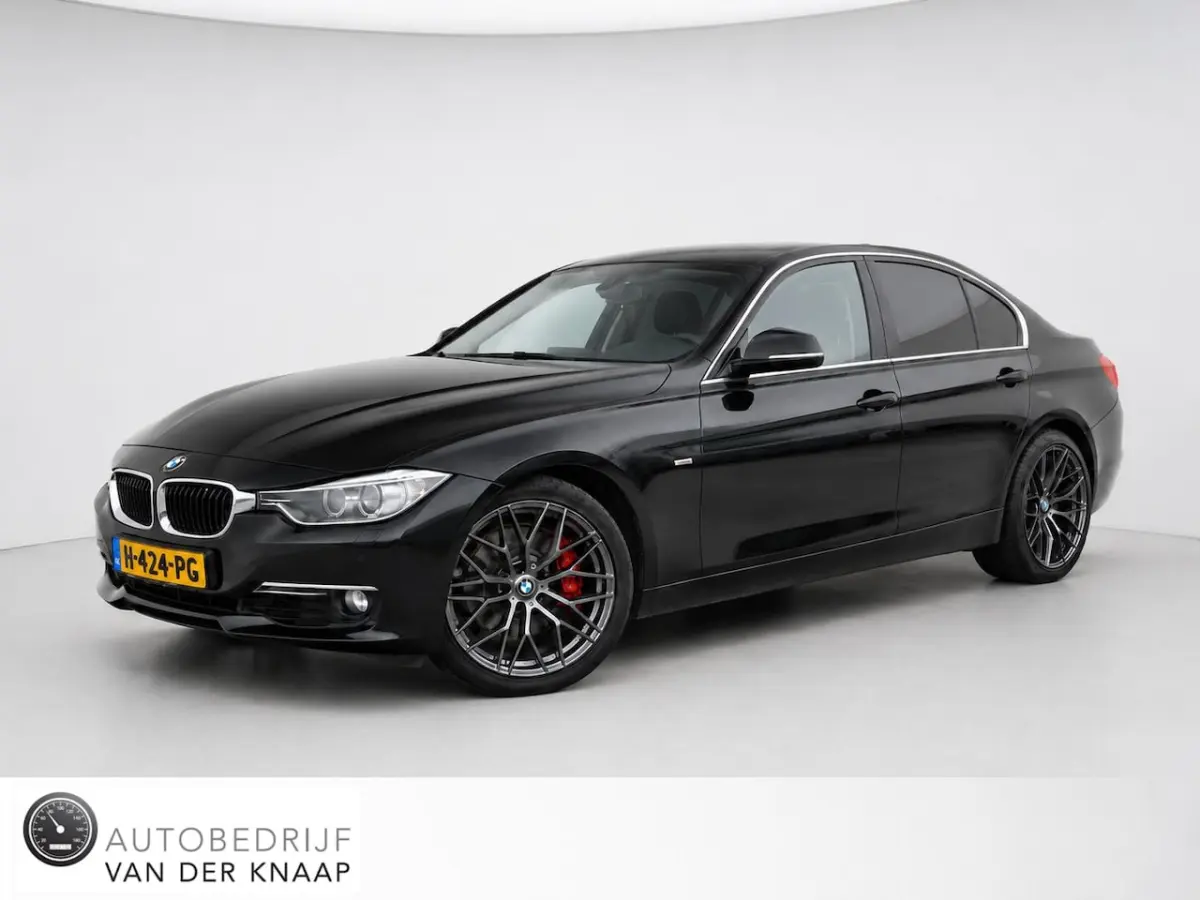 335i | Clima | Cruise | Multimedia/Navi | Stoelverwarming | Leder | PDC + Camera |