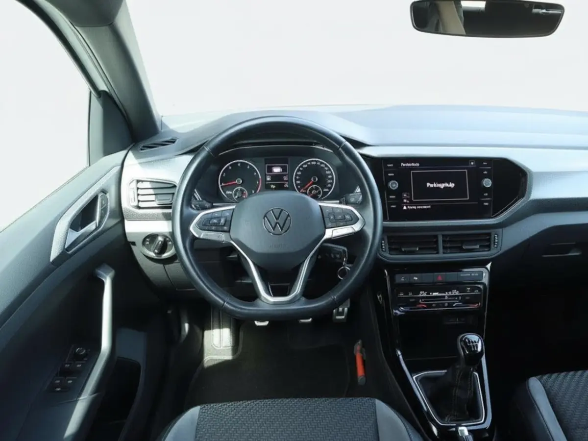 1.0 TSI R-Line | Clima | Adapt. Cruise | Apple Carplay/Navi | Velours | PDC + Camera | LED