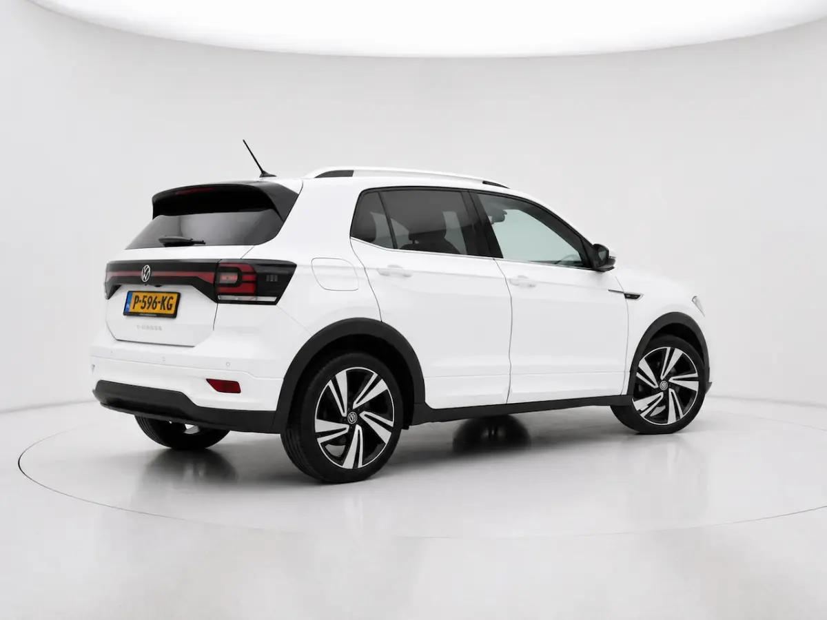 1.0 TSI R-Line | Clima | Adapt. Cruise | Apple Carplay/Navi | Velours | PDC + Camera | LED