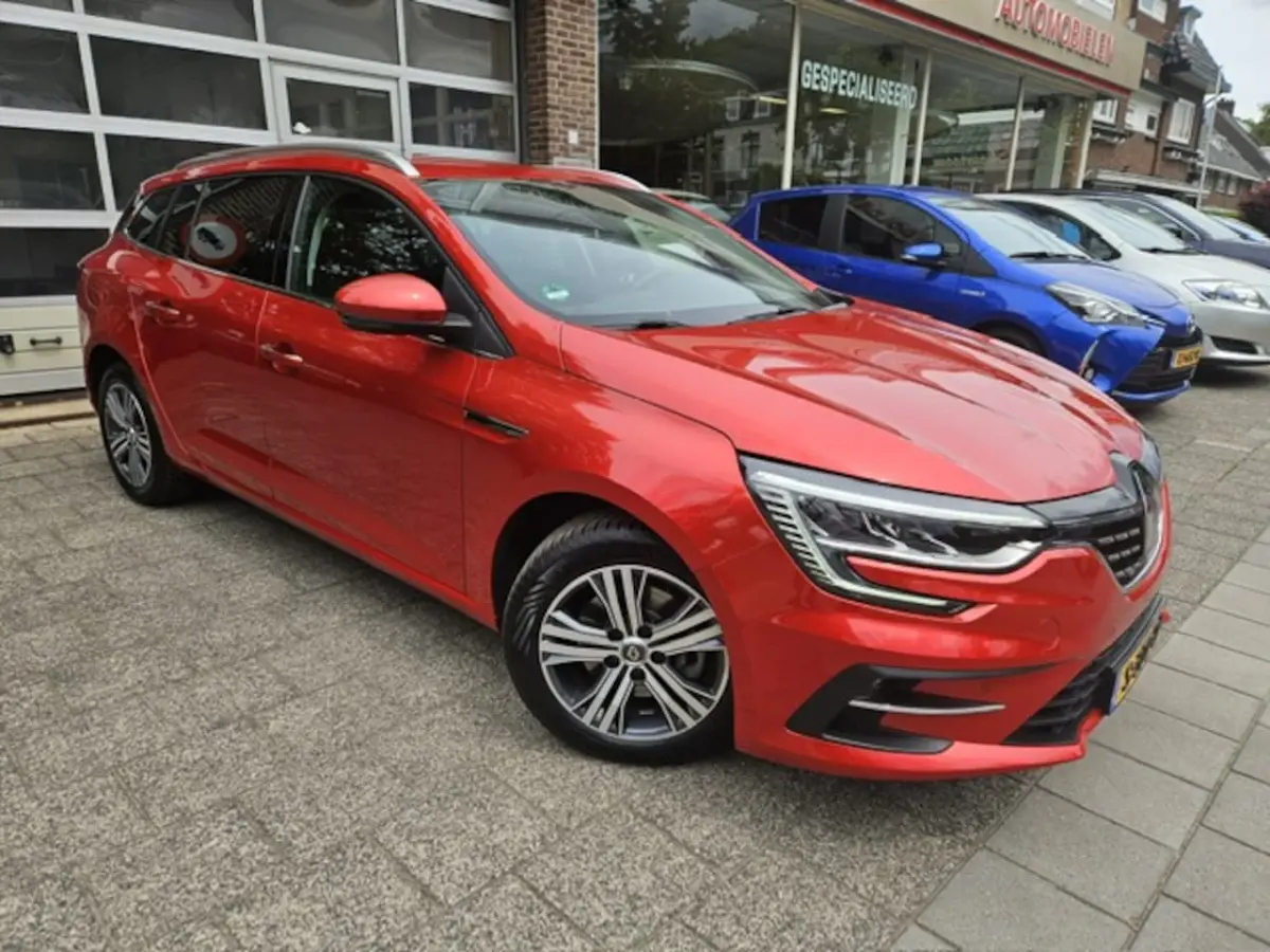 Estate 1.6 Plug-In Hybrid 160 R.S. Line Navi Led