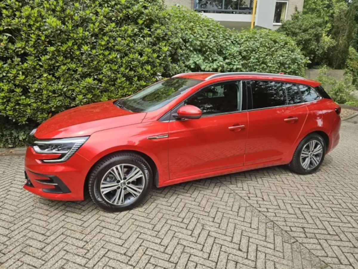 Estate 1.6 Plug-In Hybrid 160 R.S. Line Navi Led