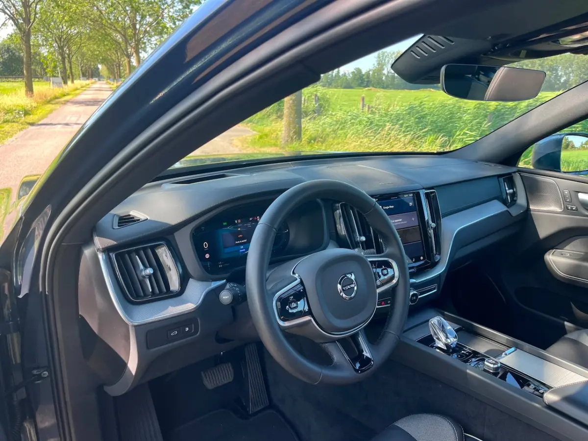 2.0 T6 Plug-in hybrid AWD Ultimate Bright, pano