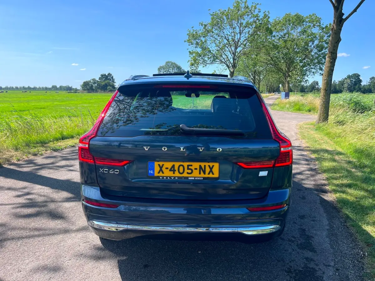 2.0 T6 Plug-in hybrid AWD Ultimate Bright, pano