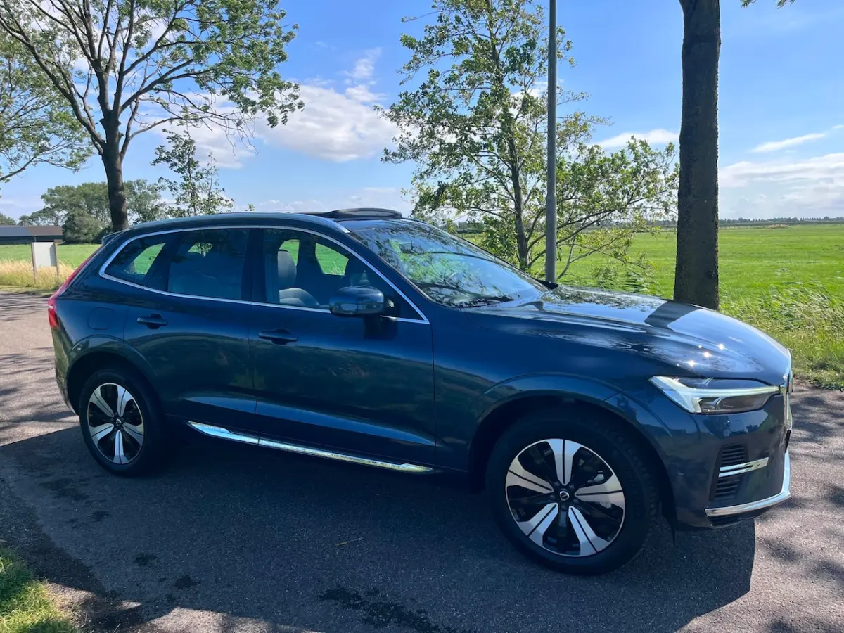 2.0 T6 Plug-in hybrid AWD Ultimate Bright, pano