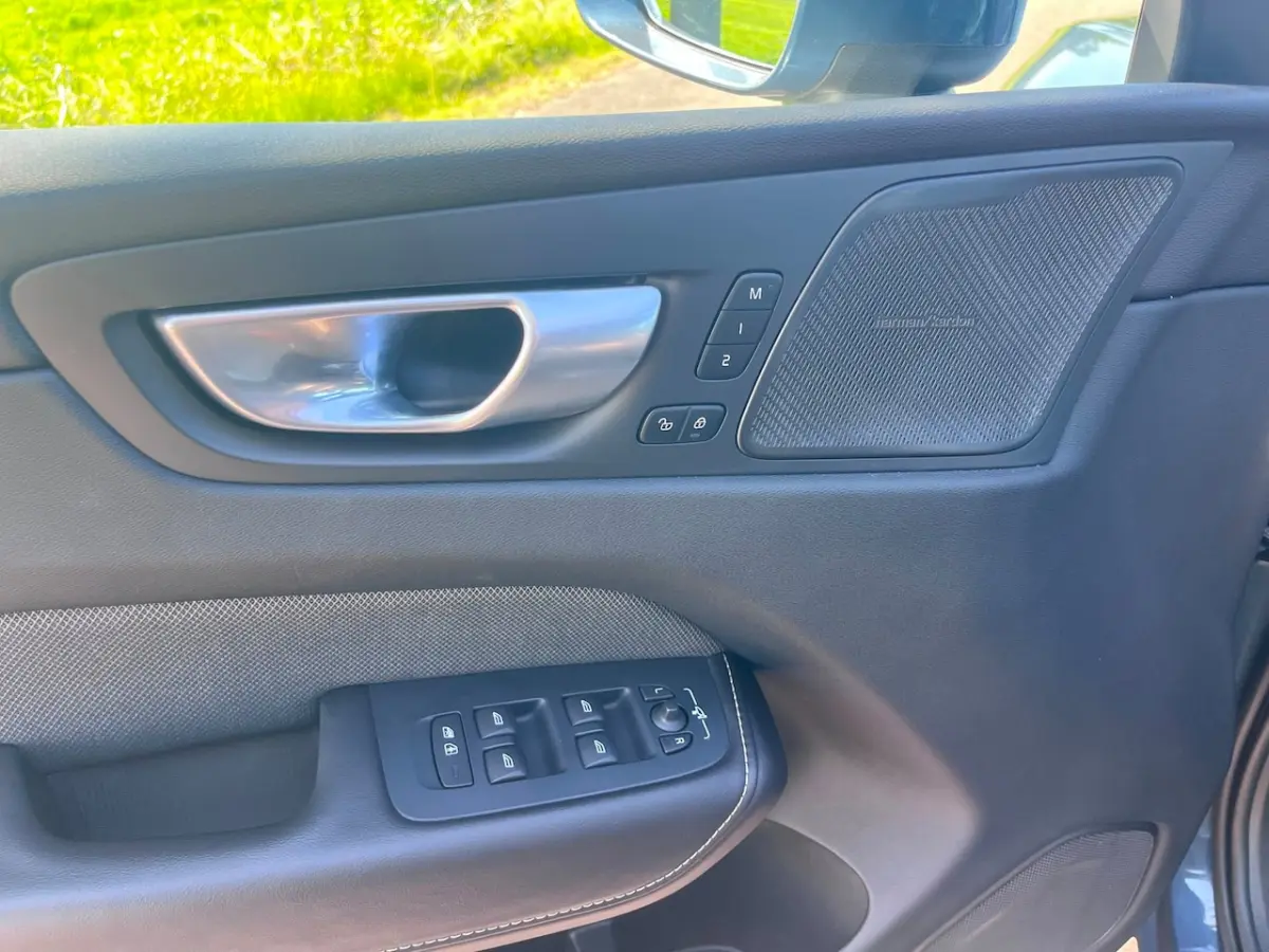 2.0 T6 Plug-in hybrid AWD Ultimate Bright, pano