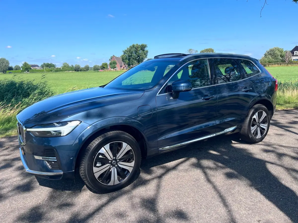 2.0 T6 Plug-in hybrid AWD Ultimate Bright, pano