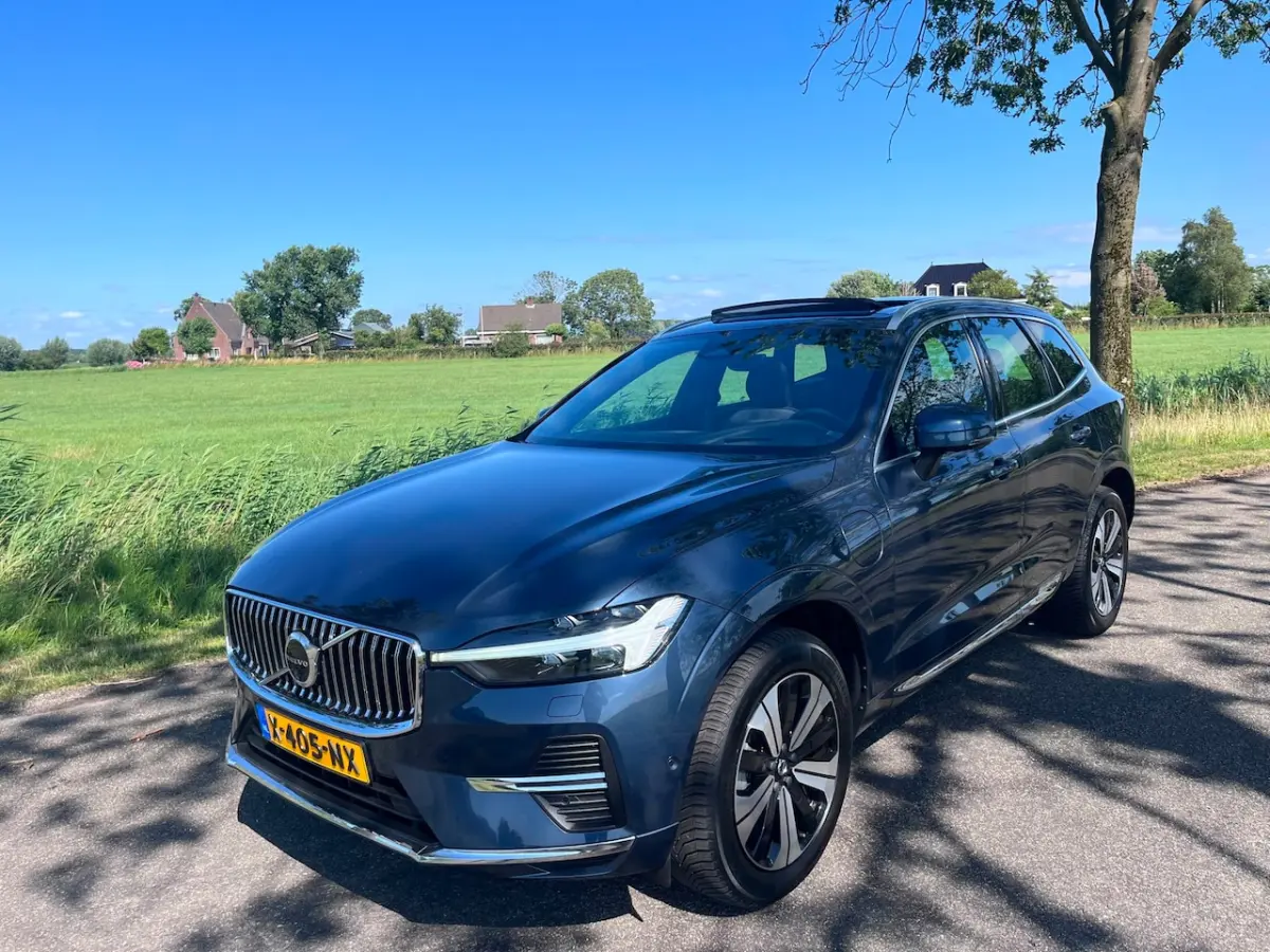 2.0 T6 Plug-in hybrid AWD Ultimate Bright, pano