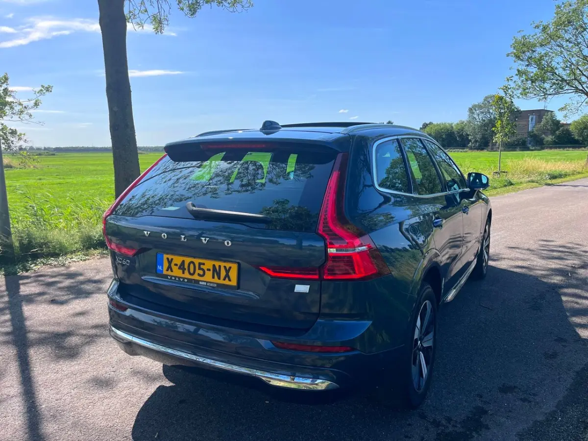 2.0 T6 Plug-in hybrid AWD Ultimate Bright, pano
